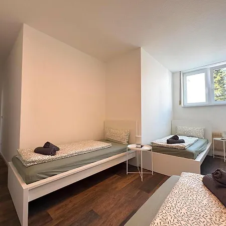 Modernes 5 Fuer Monteure & Handwerker Mit Eigenem Parkplatz アパート *