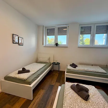 アパート Modernes 5 Fuer Monteure & Handwerker Mit Eigenem Parkplatz ベンスハイム