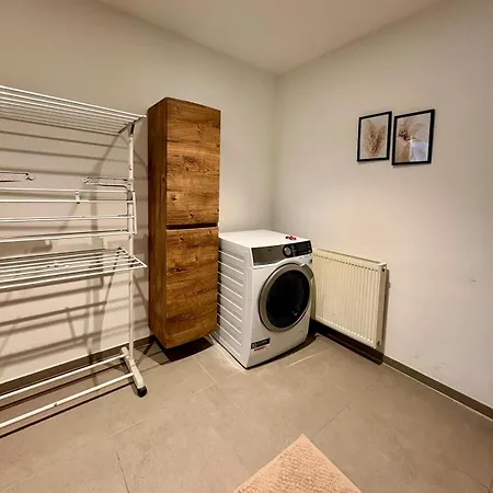 Modernes 5 Fuer Monteure & Handwerker Mit Eigenem Parkplatz アパート